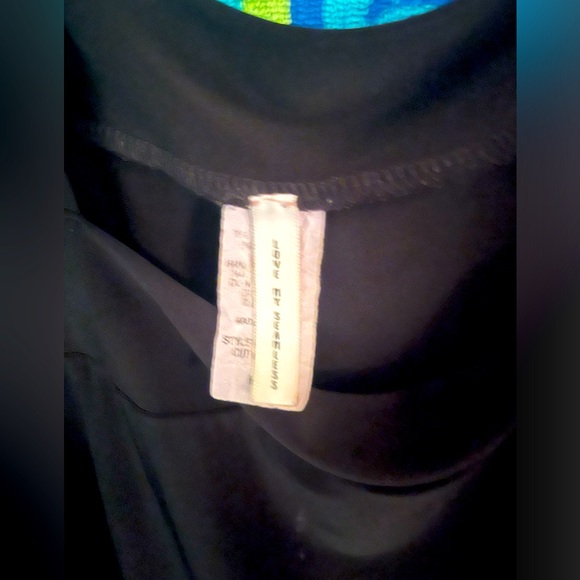 This is a lovely cold shoulder top in a size, medium and polyester spandex - Picture 1 of 2